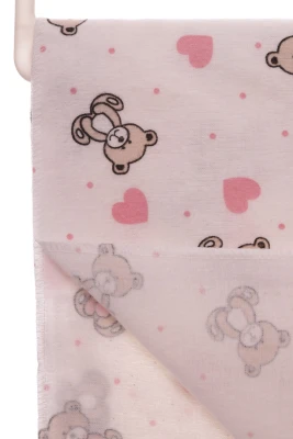 Пеленка байка для девочки мишка с сердечками белая 110*85см
